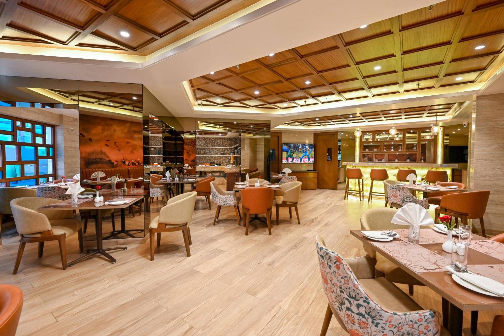 Maharaja Regency Otel Satara Dış mekan fotoğraf