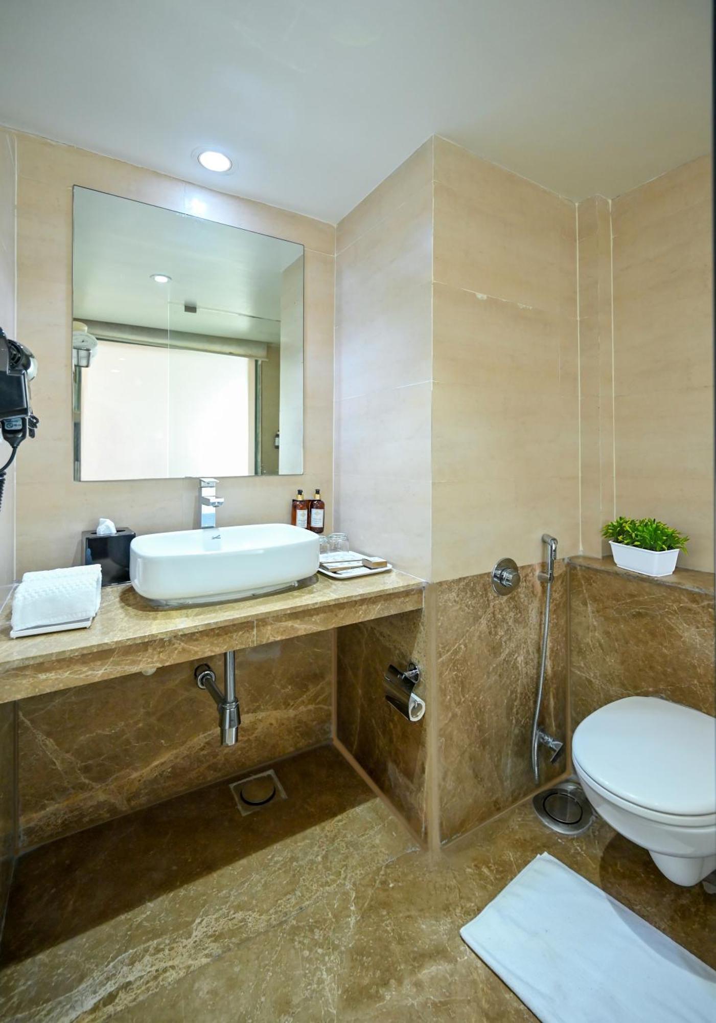 Maharaja Regency Otel Satara Dış mekan fotoğraf