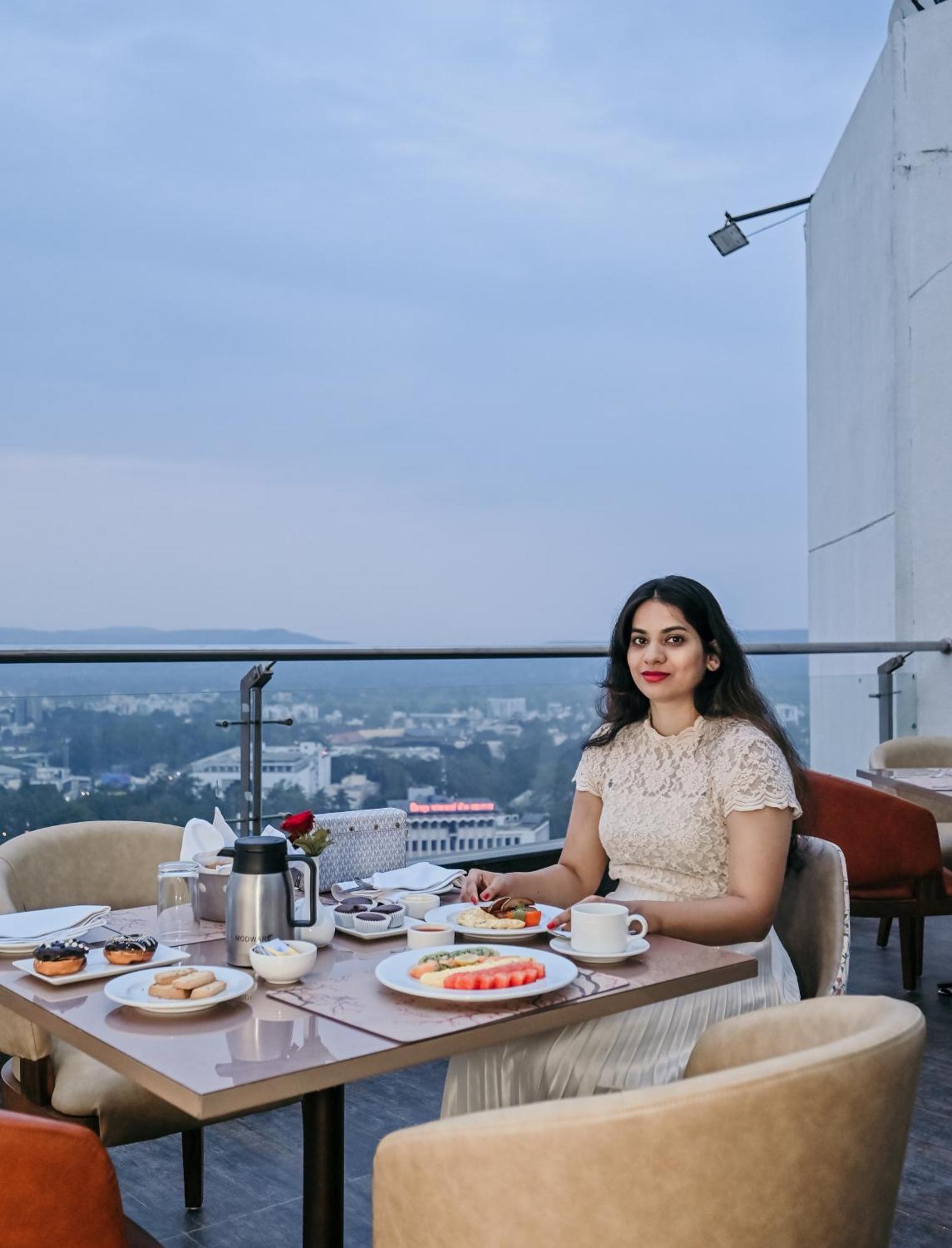 Maharaja Regency Otel Satara Dış mekan fotoğraf