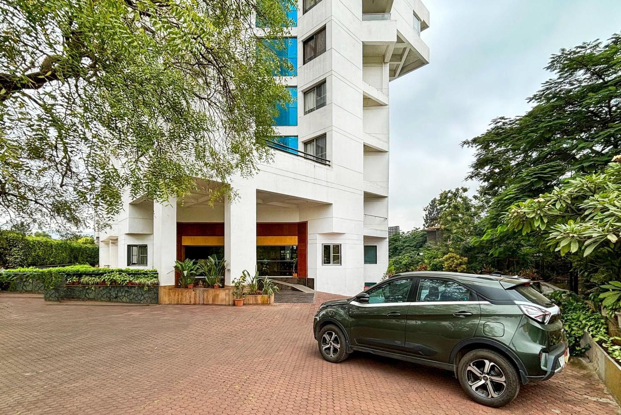 Maharaja Regency Otel Satara Dış mekan fotoğraf