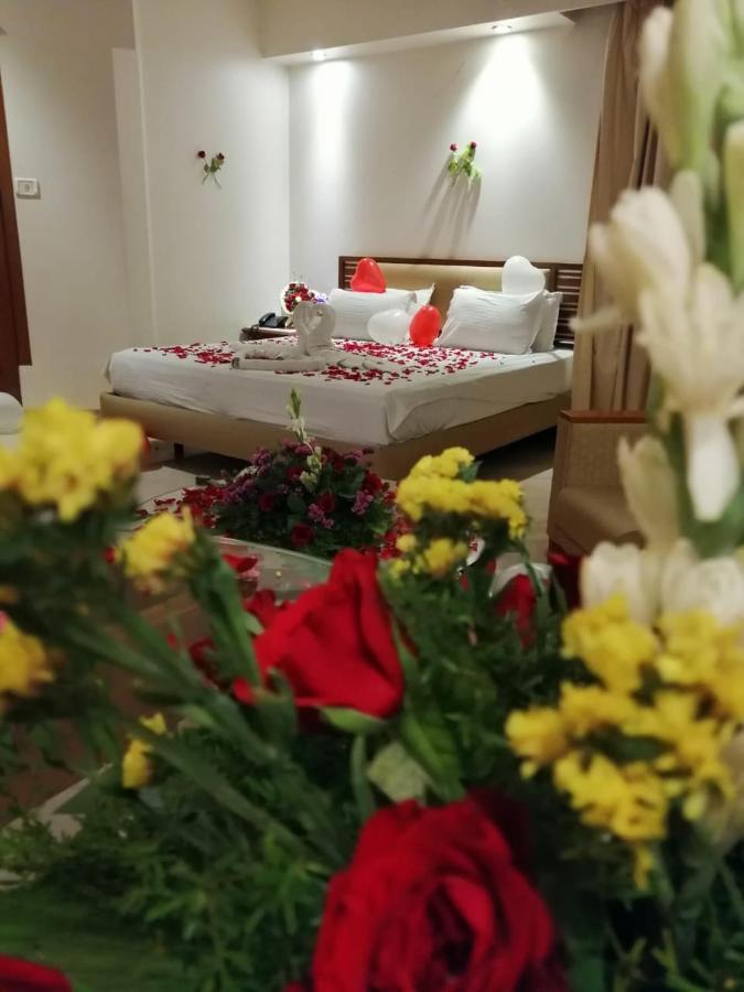 Maharaja Regency Otel Satara Dış mekan fotoğraf