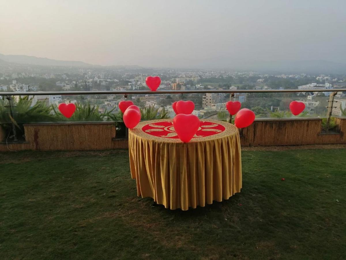 Maharaja Regency Otel Satara Dış mekan fotoğraf